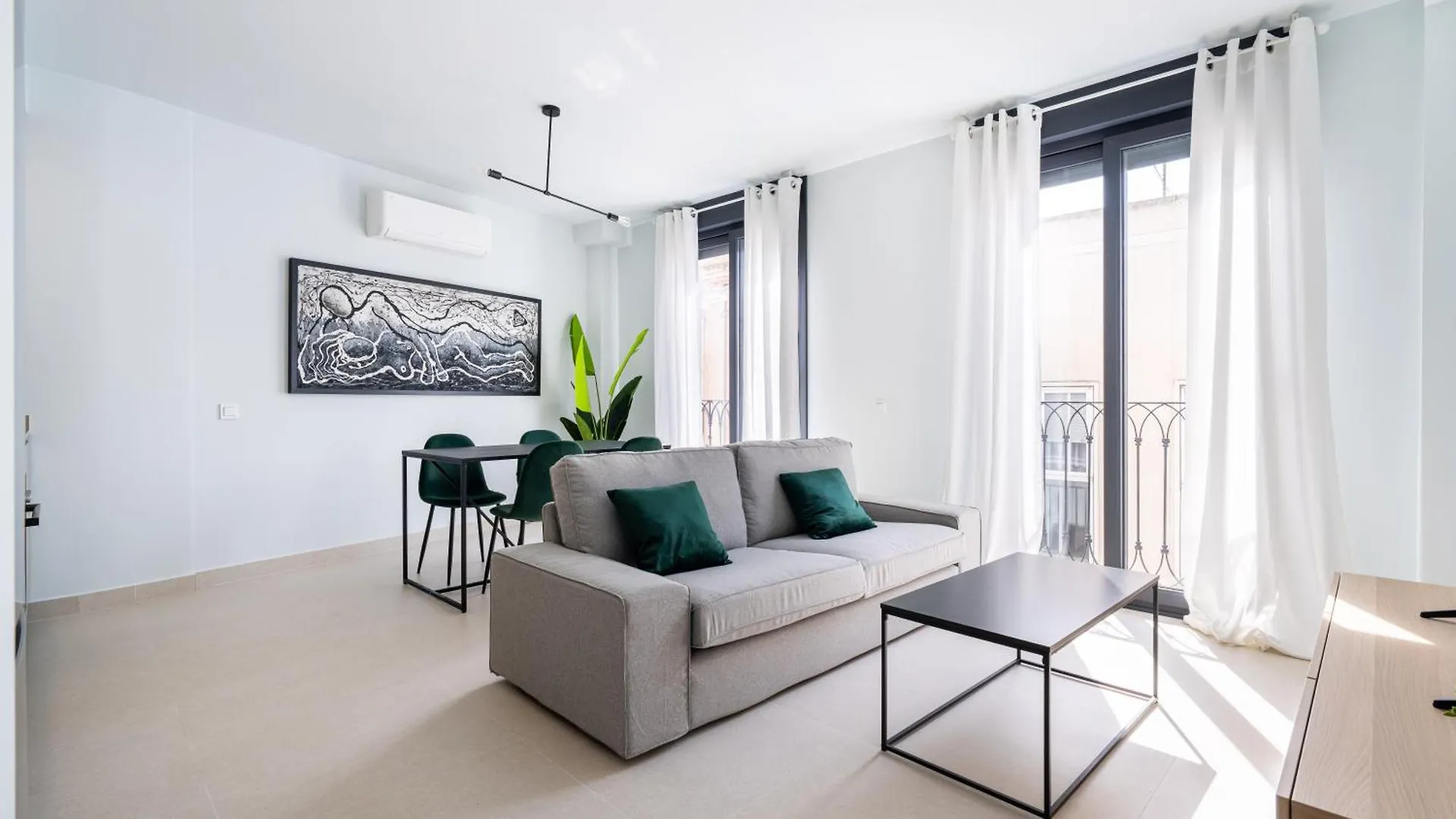 Moott Homes Suites Arco De Braulio 2B Almería
